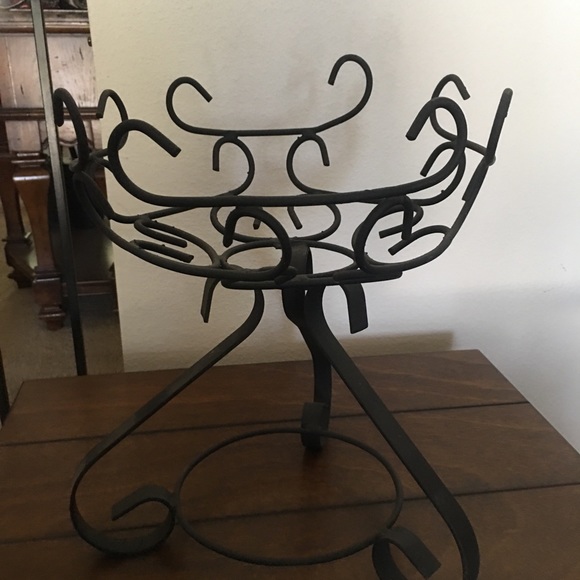Wrought iron centerpiece - Picture 2 of 5